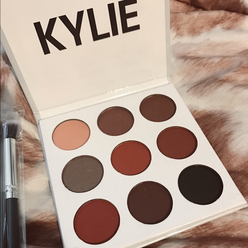 Kylie Jenner The Bronze Palette NEW✨